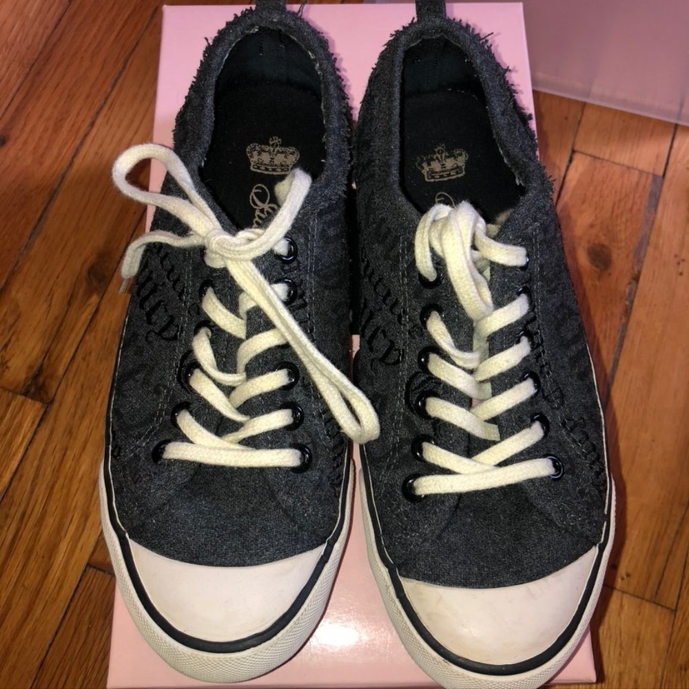 Juicy Couture Daphne Flannel Sneakers, Size 6